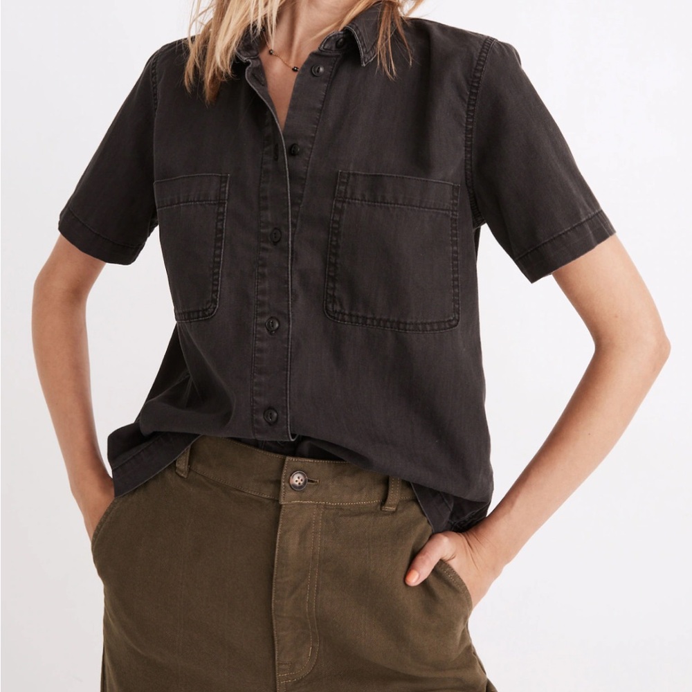 Madewell Denim Short-Sleeve Button-Up Shirt in Lunar Wash